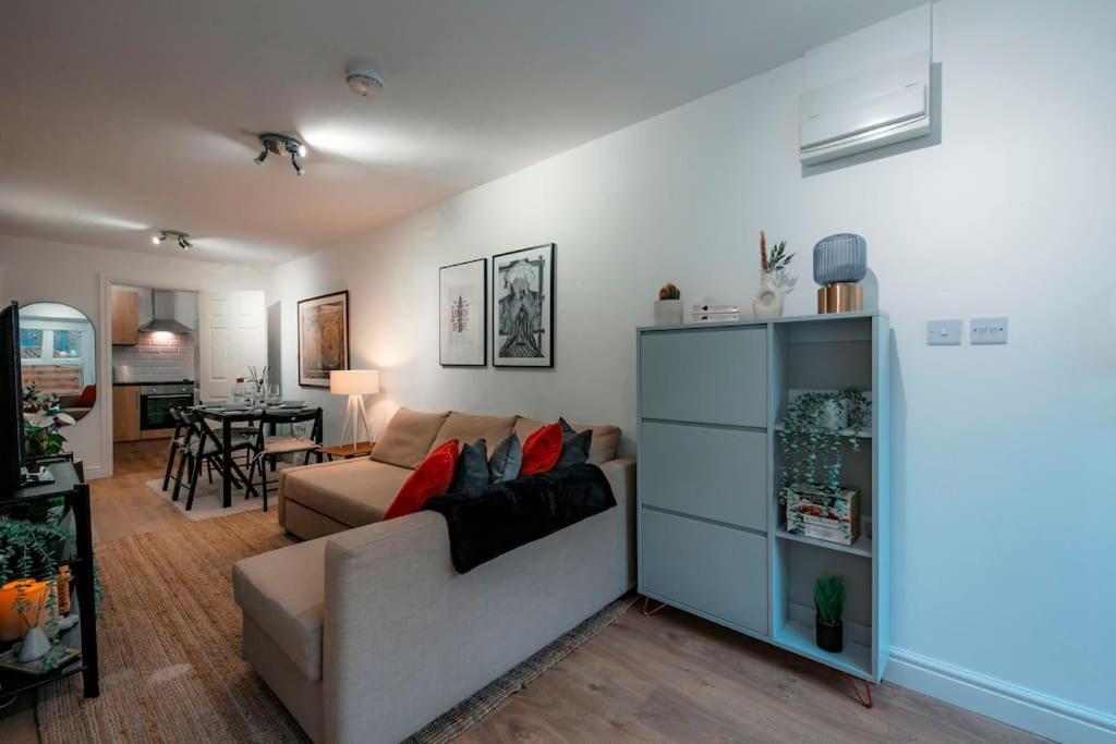 Holiday Home 2Br L 2Ba With Patio-Sleep 6 Λονδίνο Εξωτερικό φωτογραφία