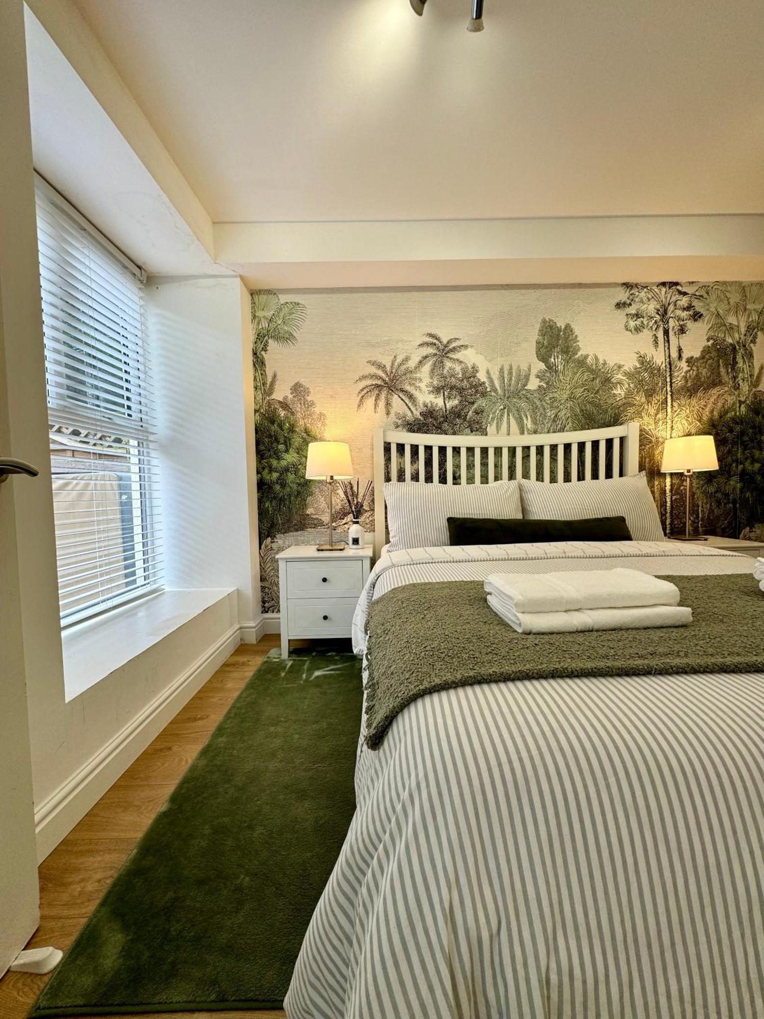 Holiday Home 2Br L 2Ba With Patio-Sleep 6 Λονδίνο Εξωτερικό φωτογραφία