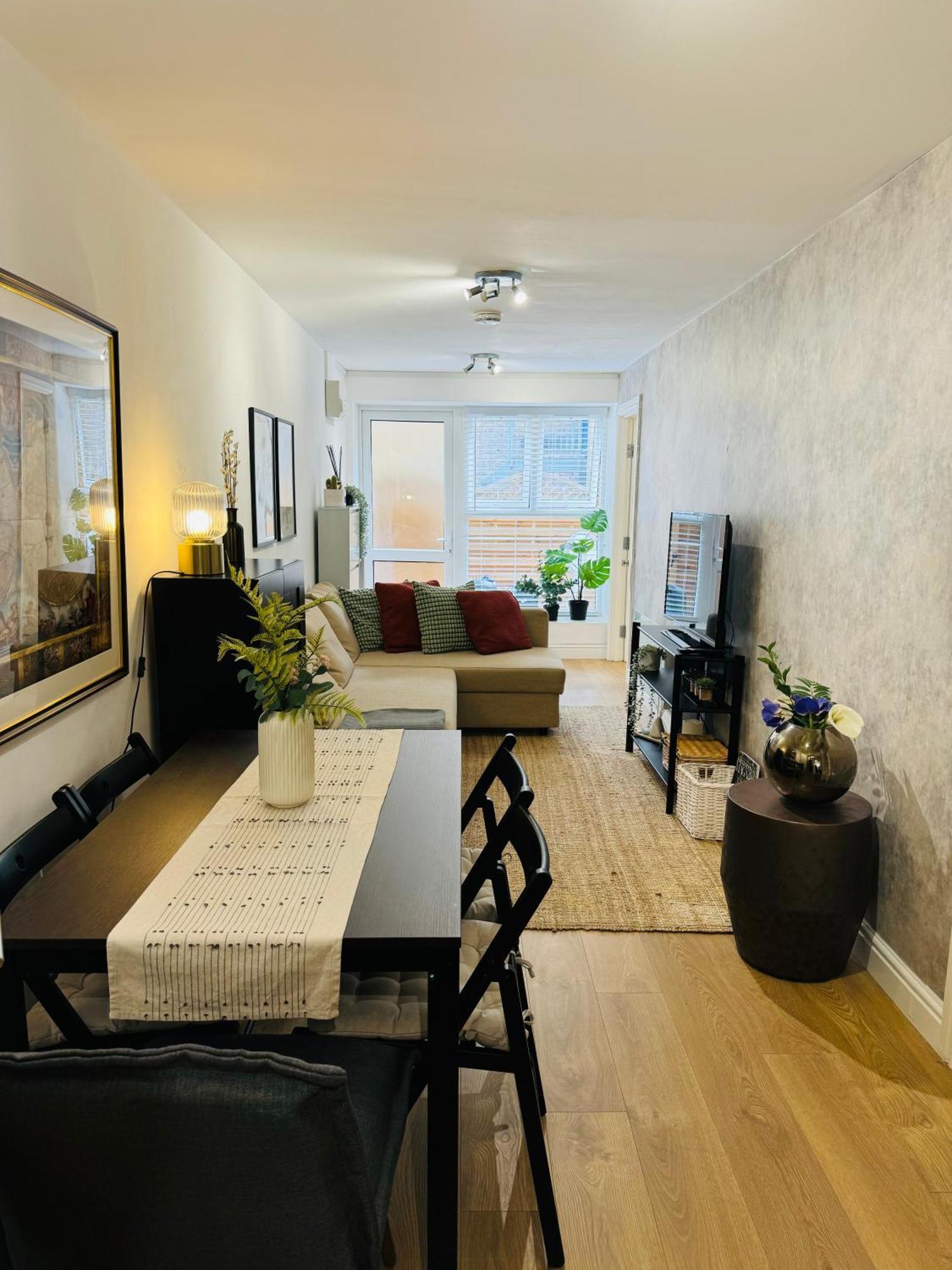Holiday Home 2Br L 2Ba With Patio-Sleep 6 Λονδίνο Εξωτερικό φωτογραφία