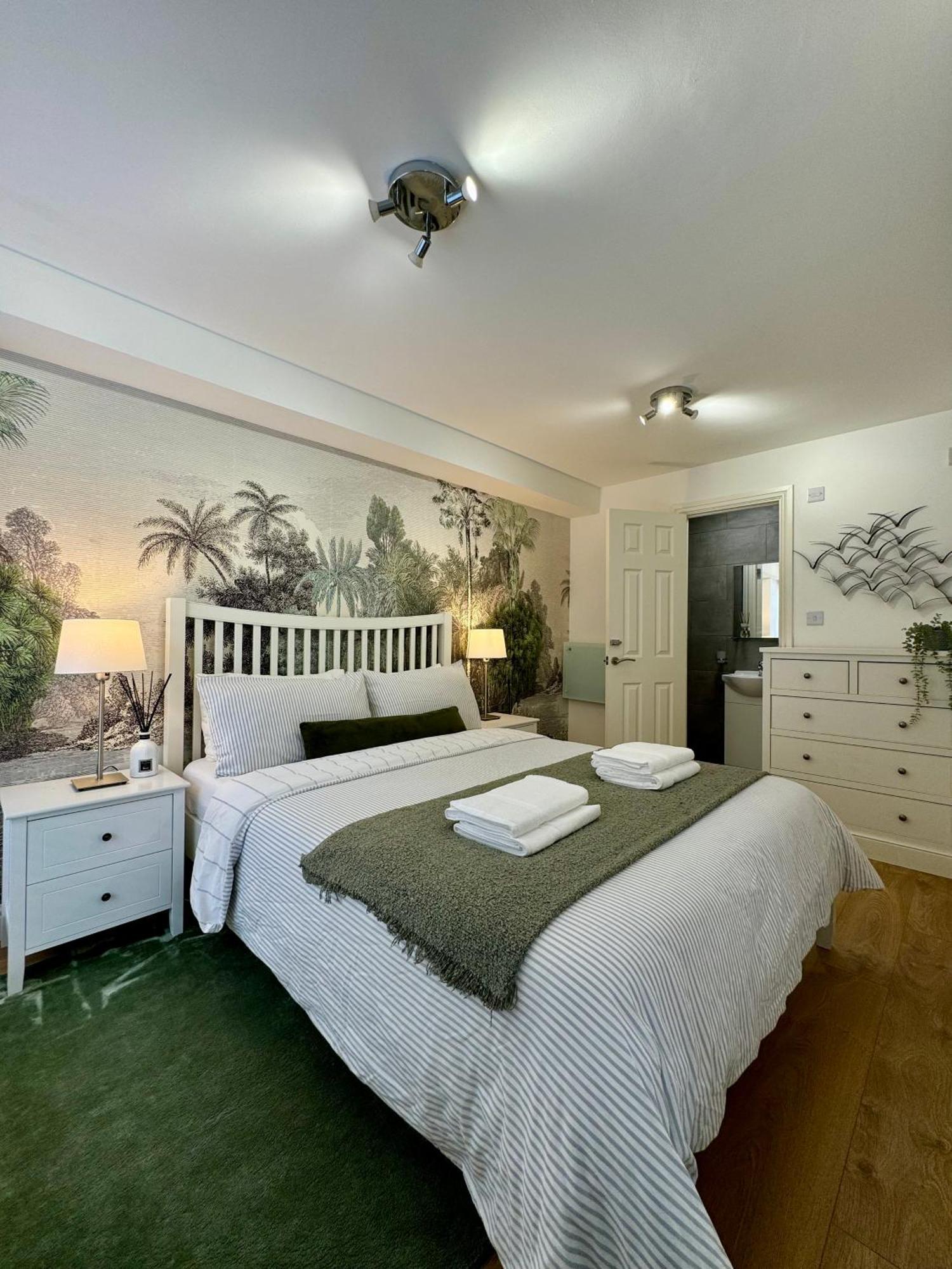 Holiday Home 2Br L 2Ba With Patio-Sleep 6 Λονδίνο Εξωτερικό φωτογραφία
