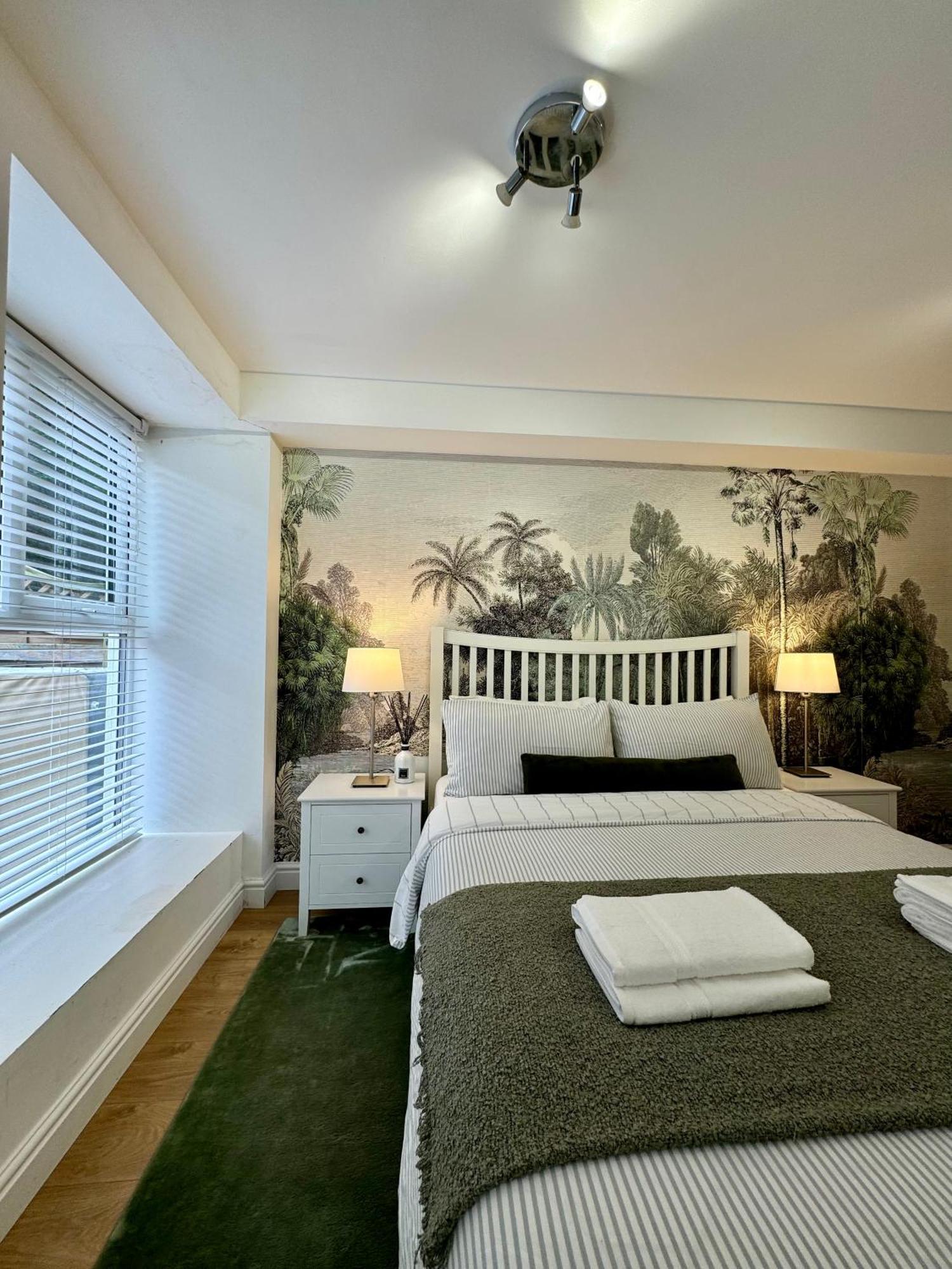 Holiday Home 2Br L 2Ba With Patio-Sleep 6 Λονδίνο Εξωτερικό φωτογραφία
